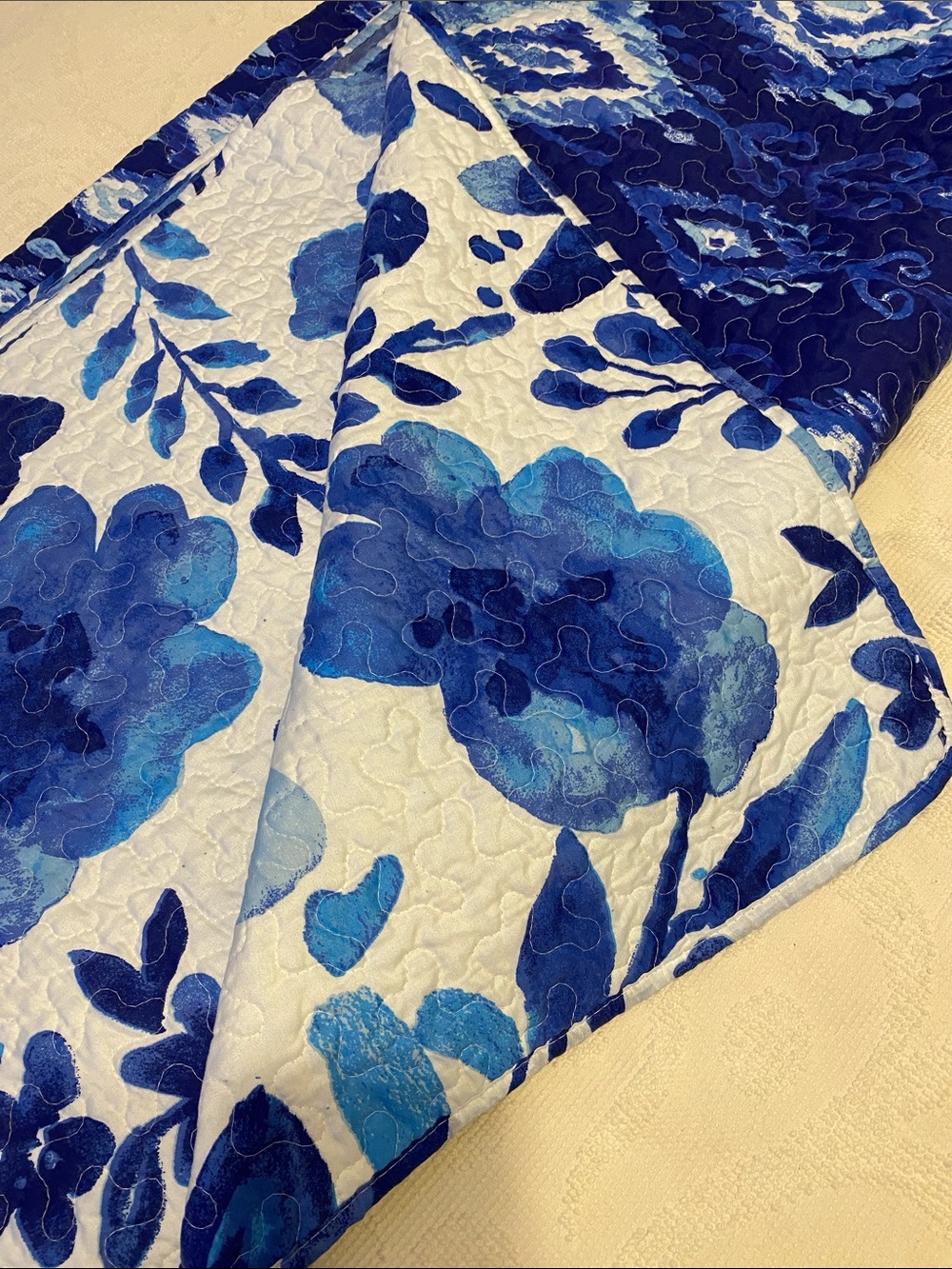 Blue Floral Quilt Cover - White & Blue Bedding 88x82.  Reversible, 2 shams